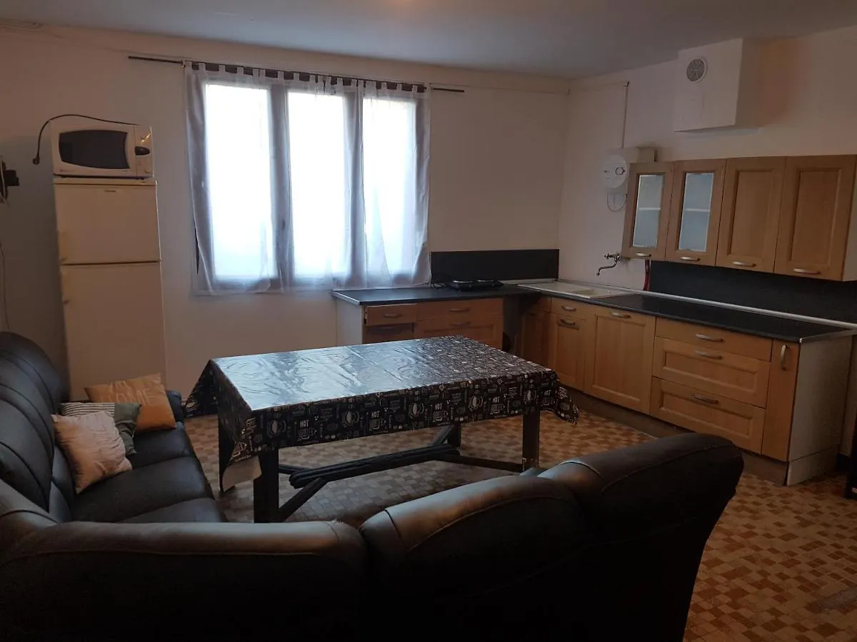 Дом отдыха Maison F4 90M2 Au Calme Sarrouilles