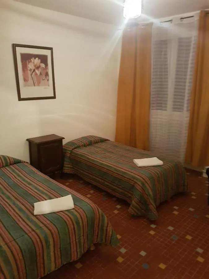 Maison F4 90M2 Au Calme Sarrouilles Дом отдыха