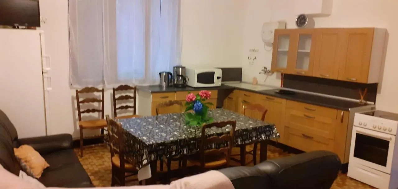 Maison F4 90M2 Au Calme Sarrouilles